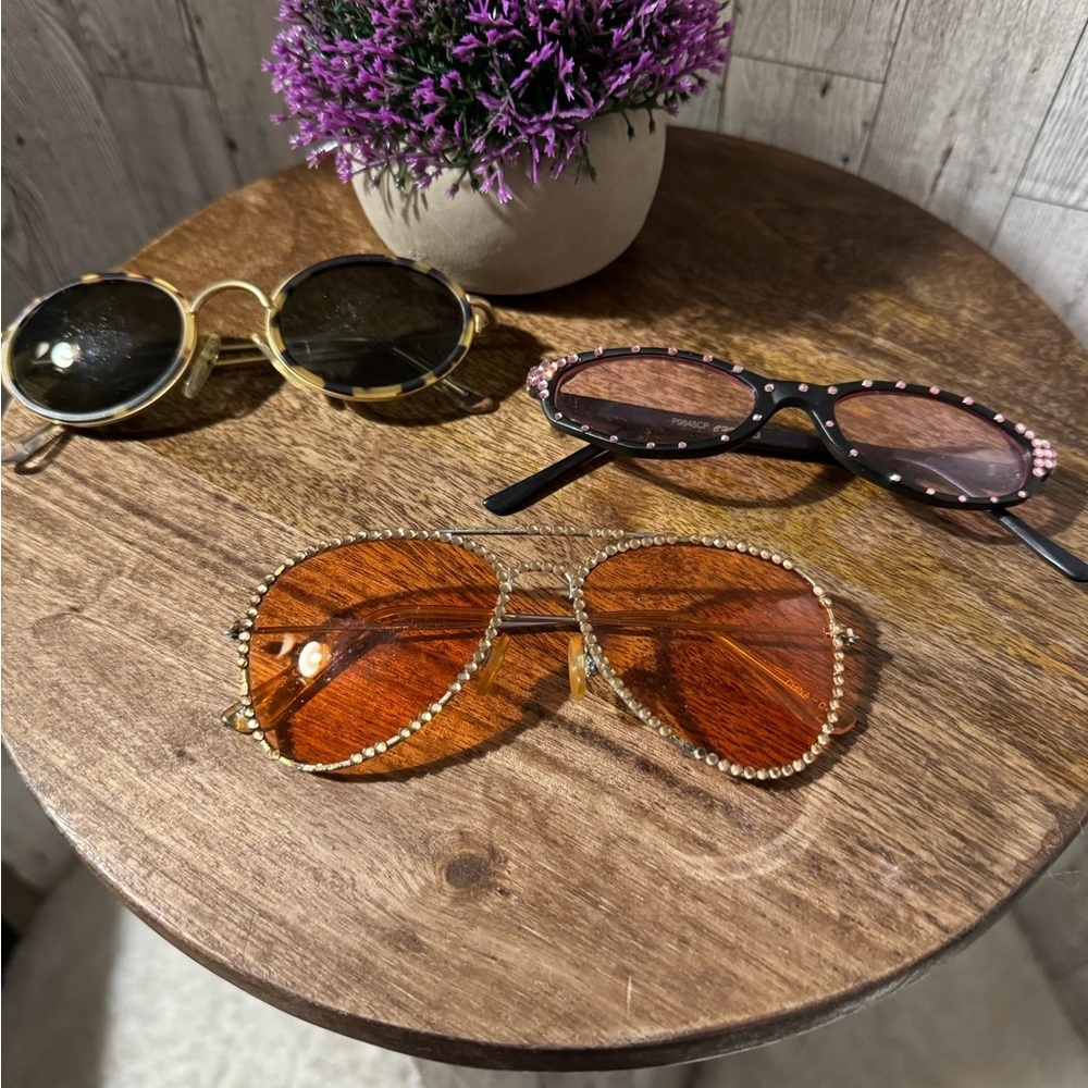Lot Of (4) Fashion Bling Sunglasses